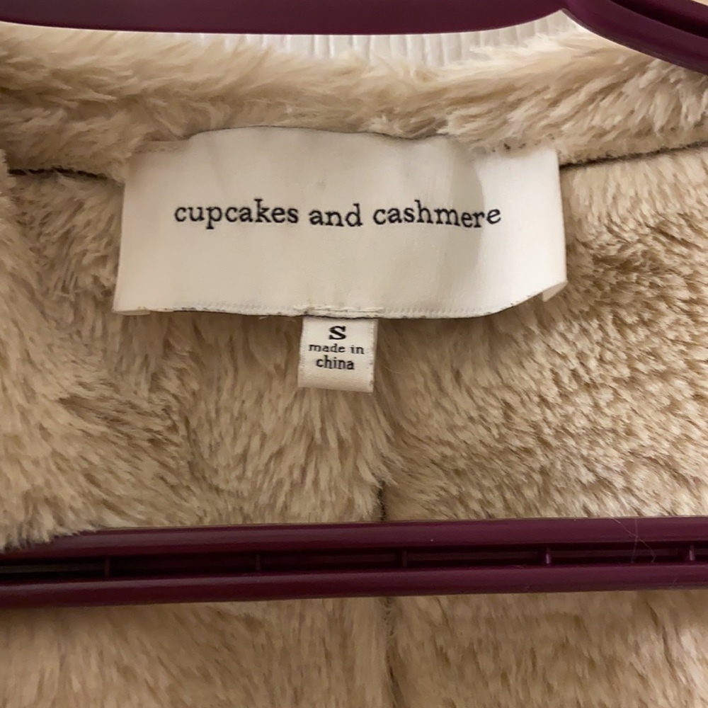 Fur coat - Picture 2 of 5